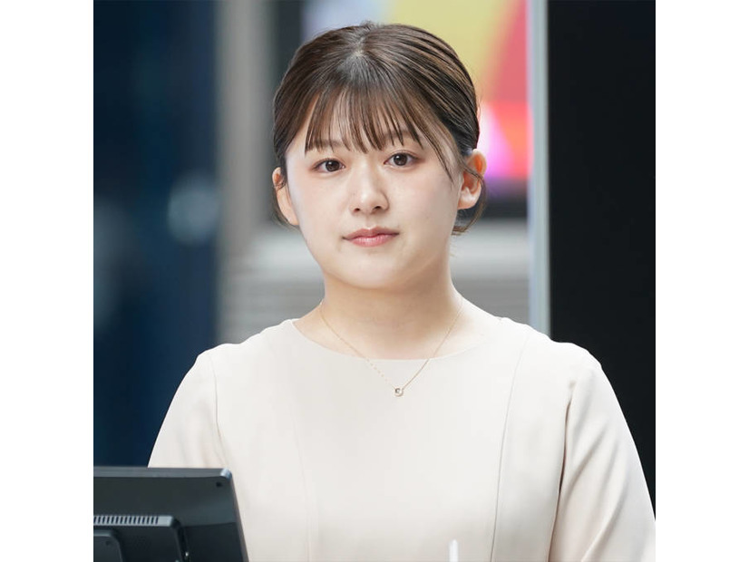 尾崎里紗「ちょっと可愛い」“おでかけメイク”に愛用した血色感チーク