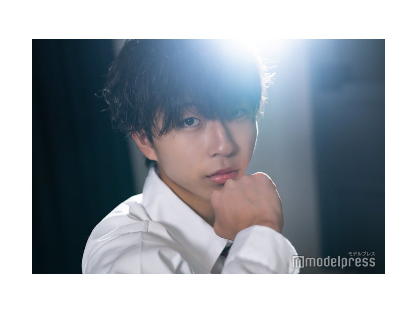 モデルプレスのインタビューに応じた菊地脩椰くん（C）モデルプレス
