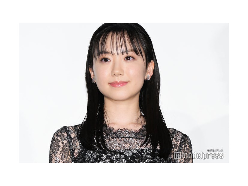 「果てしなきスカーレット」初日舞台挨拶に出席した（C）モデルプレス
