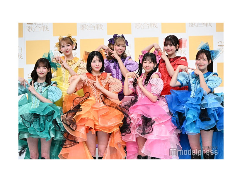 FRUITS ZIPPER（前列左から）櫻井優衣、鎮西寿々歌、松本かれん、真中まな（後列左から）早瀬ノエル、仲川瑠夏、月足天音（C）モデルプレス