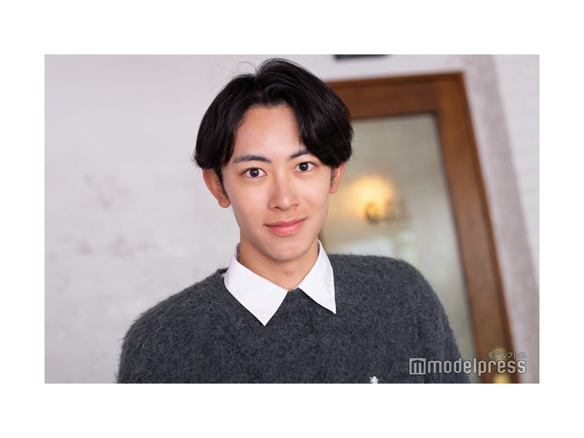 モデルプレスのインタビューに応じた長瀬史聖さん（C）モデルプレス