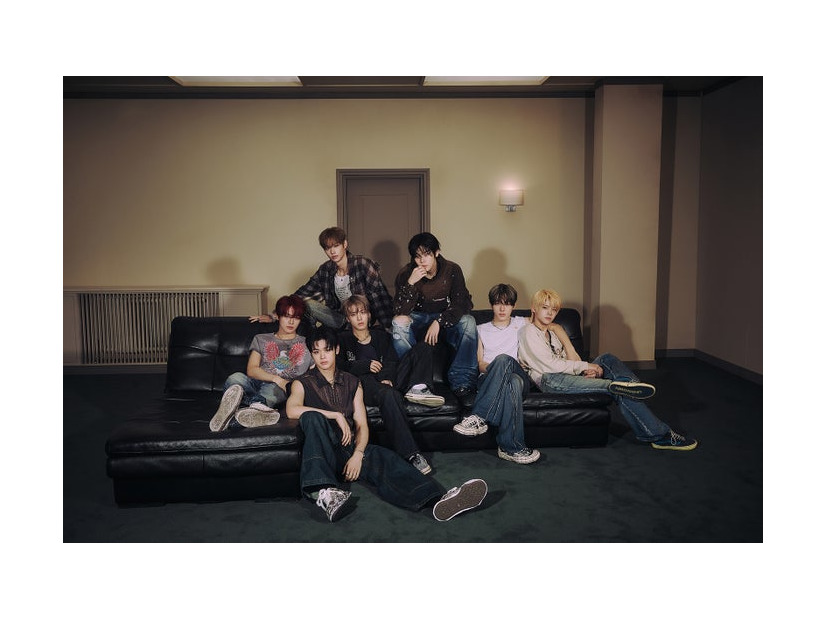 CLOSE YOUR EYES公式Xより