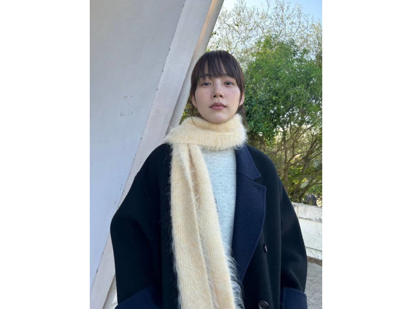 のん、ふわもこストールを巻いた冬コーデに反響「可愛らしい」「すごくほっこり」