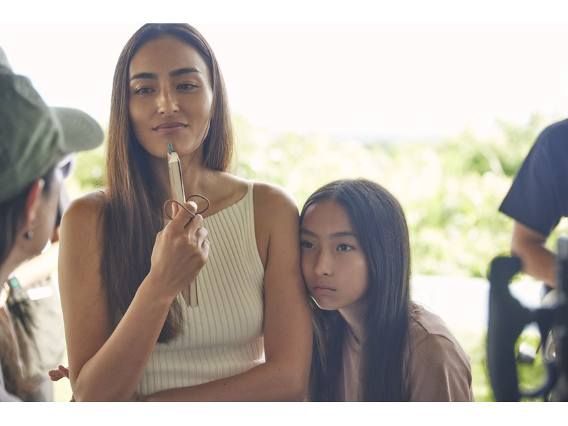 長谷川潤さんが12歳の娘とCMで初共演。オファー時は「違うと思う」から共演を決意するに至った「今思い出しても泣いてしまう」理由とは