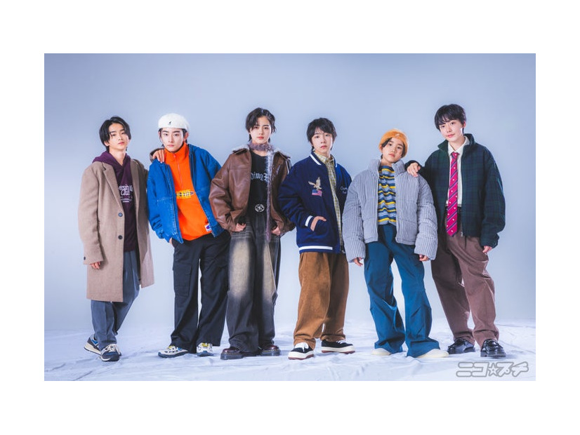 山岸想、善如寺來、宮岡大愛、川口拓馬、三浦慎ノ亮、瀬川嵐太（画像提供：新潮社）