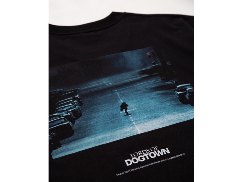 『ロード・オブ・ドッグタウン』限定TシャツTM & (C) 2025 Columbia Pictures Industries, Inc. All Rights Reserved.