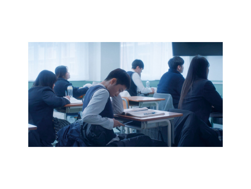 『12月の君へ』©2025 Elles Films Co., Ltd.