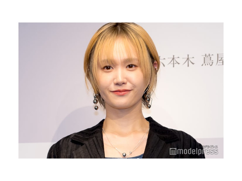 「わー!!!」発売記念会見に出席した尾碕真花（C）モデルプレス