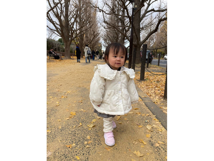 山本圭壱、父娘で散歩へ！1歳愛娘のウォーキングSHOTに「モデルさんみたい」「天使じゃん」の声