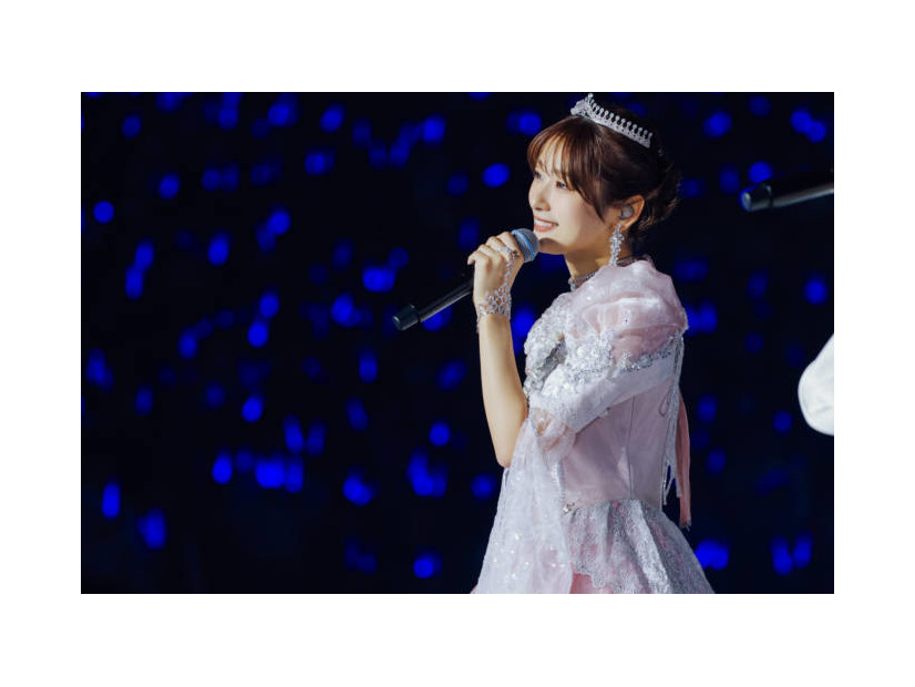 櫻坂46井上梨名、純白ピンクのドレス姿で“100点満点”のアイドル人生に幕「この7年間で輝けました！」