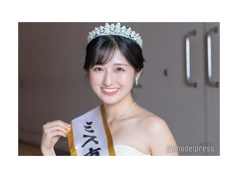 「ミス東大2025」グランプリ・須賀ありささん（C）モデルプレス