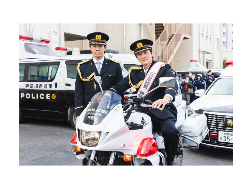 伊藤英明、本宮泰風（C）DMM TV