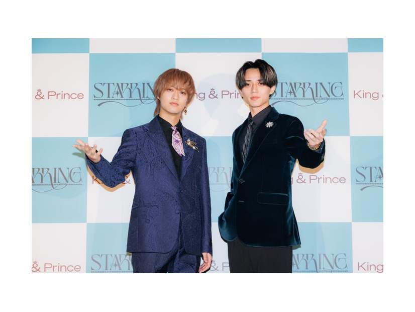 囲み取材に応じたKing ＆ Prince／高橋海人、永瀬廉（提供写真）