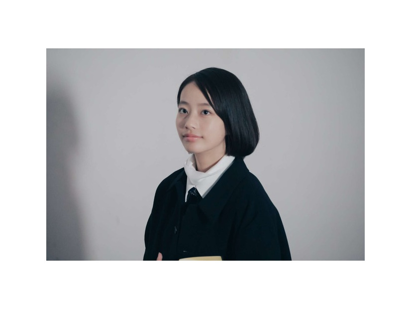 栞役＿池端杏慈　©2025 BITTERS END/CHIAROSCURO