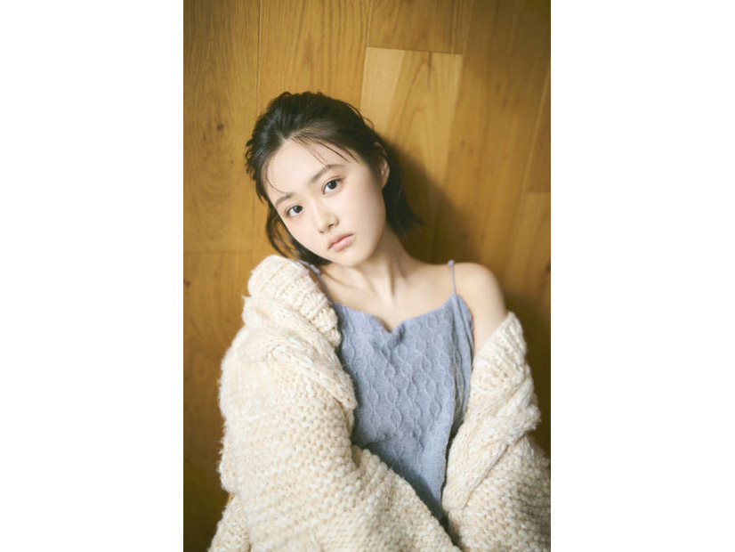 原菜乃華、ほっそり美肩チラリのキャミソールSHOT披露！天真爛漫で等身大の姿にキュン