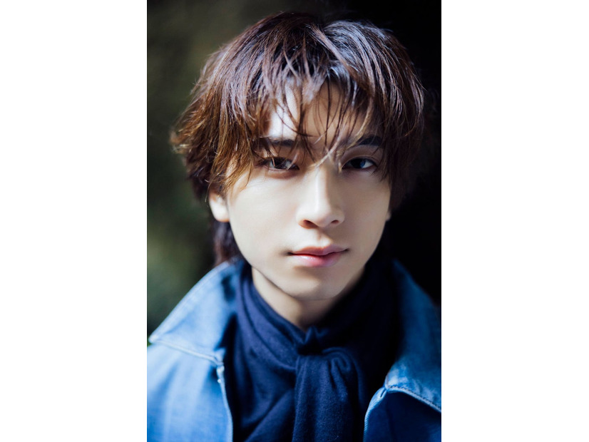 「庄司浩平カレンダー 2026.04-2027.03」（C）KADOKAWA／撮影：横山マサト