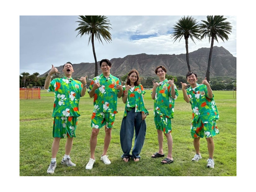 設楽統、鈴木亮平、川口春奈、渡辺翔太、飯塚悟志（C）TBS