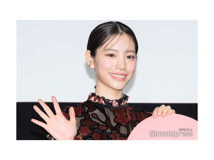 「『映画ラストマン -FIRST LOVE-』大ヒット御礼！＜ファースト・ラブ＞舞台挨拶」に出席した當真あみ（C）モデルプレス