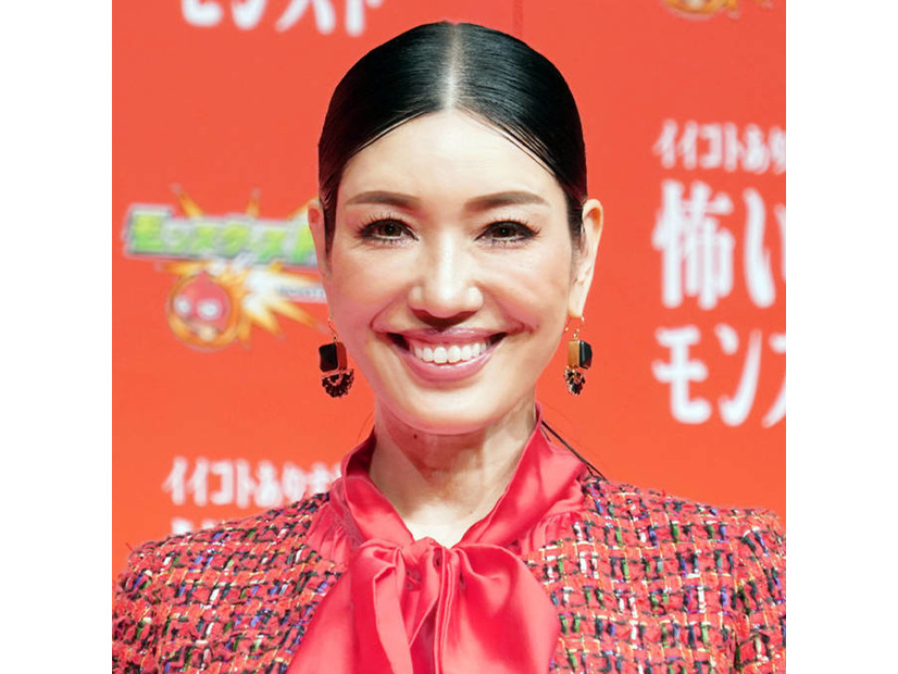 「出会って17年」アンミカ、夫55歳の誕生日に夫婦の思い出SHOT公開「素敵に年を重ねてる」