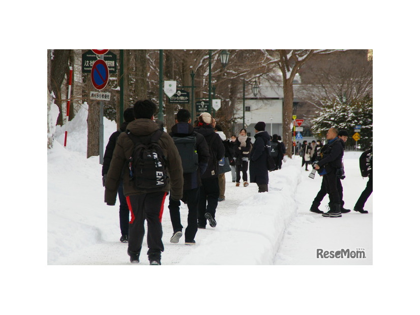 北海道大学試験場（札幌キャンパス）2026年1月17日 共通テスト1日目のようす（記事の内容とは関係ありません）