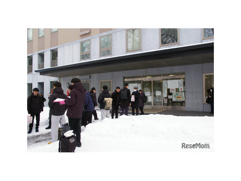 北海道大学試験場（札幌キャンパス）2026年1月17日 共通テスト1日目のようす（記事の内容とは関係ありません）