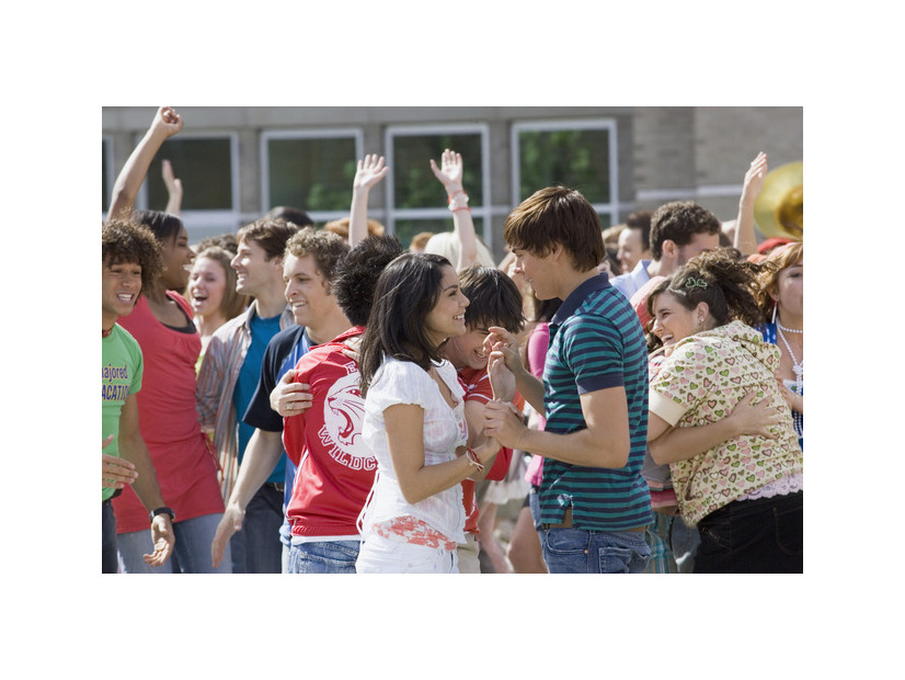 『ハイスクール・ミュージカル２』ディズニープラスで配信中 © 2026 Disney