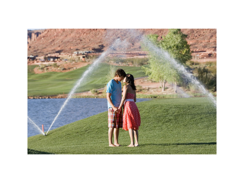 『ハイスクール・ミュージカル２』ディズニープラスで配信中 © 2026 Disney