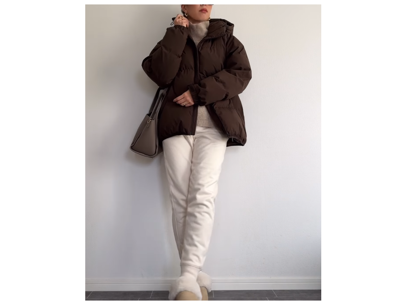 脱・着太りにやっぱり頼れる【ユニクロ】。真冬の屋外イベントも怖くない、防寒と美シルエットを両立したダウンコーデ【40代の毎日コーデ】