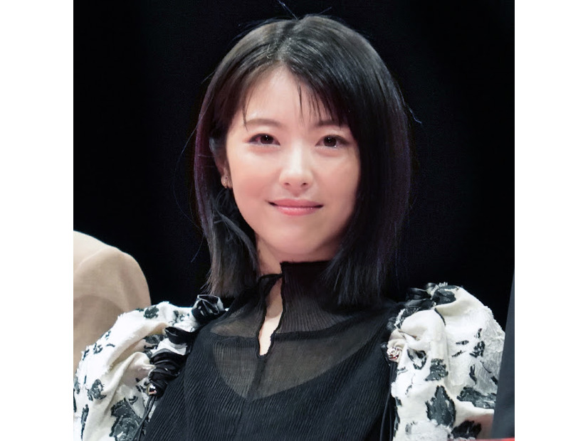 浜辺美波、今でも胸に残る父からの言葉「自分の中で生きてるなと思います」