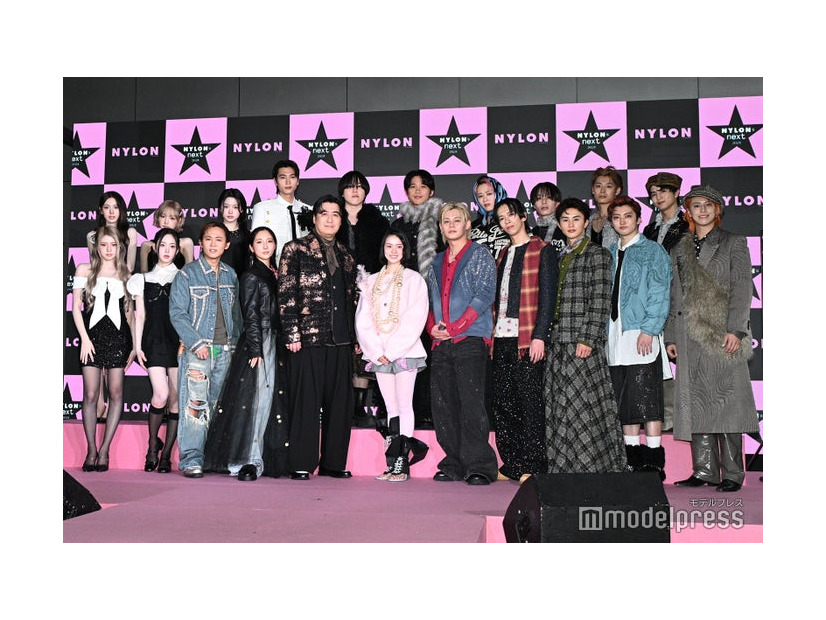 （上段左から）スイ（SUI）・ジユ（JIYU）・キヤ（KYA）／KiiiKiii、庄司浩平、おのはら・ホリコシ／ナユタ、シューヤ・マサヒロ・アロハ・ハル／超特急（下段左から）ハウム（HAUM）・イソル（LEESOL）／KiiiKiii、オカモトレイジ、ファーストサマーウイカ、佐久間宣行、志田こはく、カイ・リョウガ・タクヤ・ユーキ・タカシ／超特急（C）モデルプレス