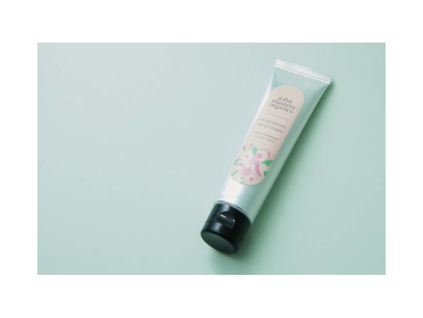 ジョンマスターオーガニック、サクラの香りで手元を包む限定ハンドクリームが登場