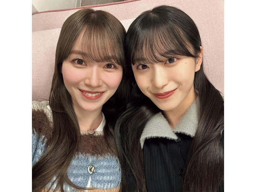 守屋麗奈、村井優（撮影／守屋麗奈）「櫻坂46写真集 櫻撮（さくさつ）VOL.01」（提供写真）