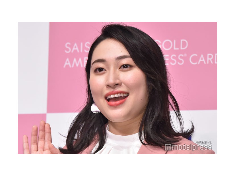 眉ありの丸山礼（C）モデルプレス