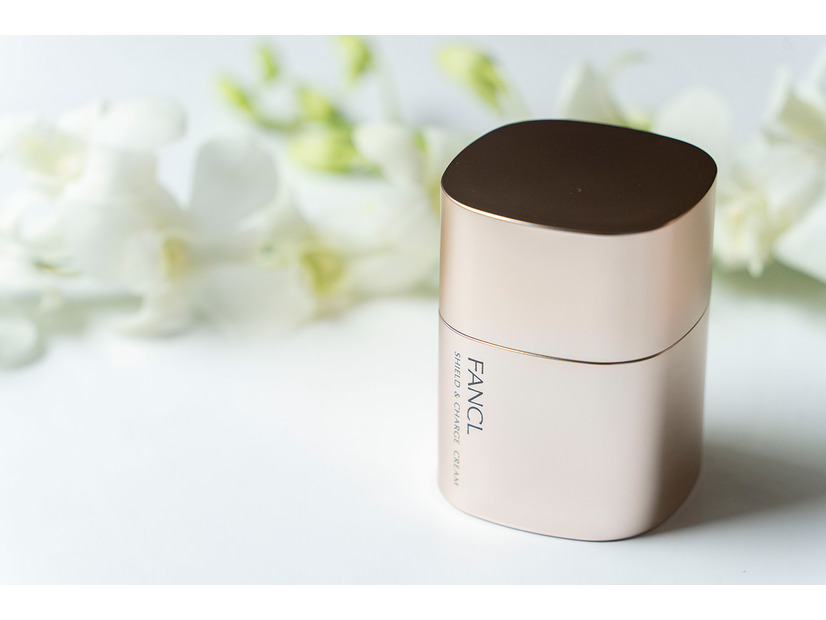 「朝起きた瞬間から疲れた顔になってる、最近の私…」加齢による疲れ顔の原因「キンドリン１」にアプローチするクリームがファンケルから颯爽登場！