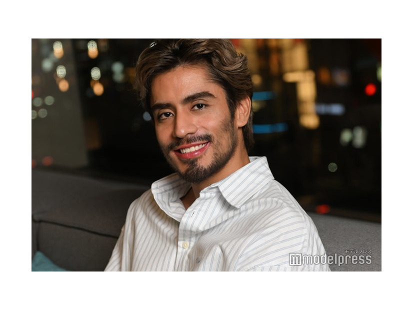 モデルプレスのインタビューに応じたウィリアム（C）モデルプレス