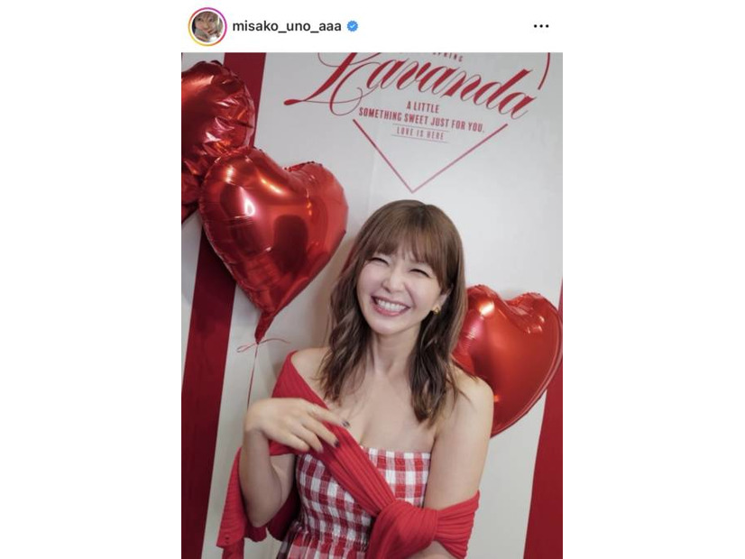 宇野実彩子、美デコルテ披露のキャミワンピSHOTに絶賛の声「激かわ」「ビジュよすぎ」