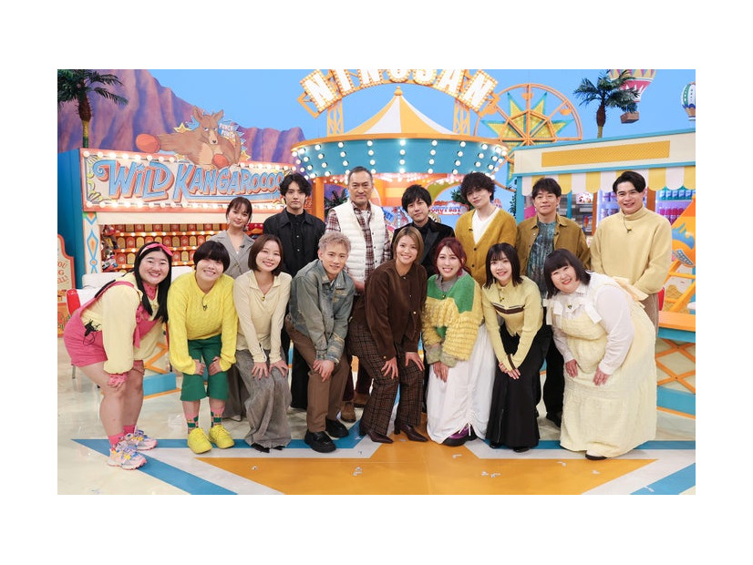 （後列左から）多部未華子、赤楚衛二、渡辺謙、二宮和也、菊池風磨、陣内智則、吉村崇（前列左から）よしこ、まひる、朝日奈央、浦川翔平、阿部詩、ゆめっち、福田麻貴、かなで（C）日本テレビ