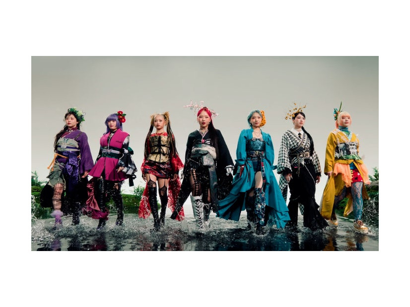 HANA／いち髪 新CM「香りだけ残して、前へ。」篇（提供写真）