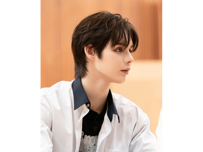 ジャスティン「応答せよ！僕らのハイスクール」(C) 2026 SM ENTERTAINMENT & eggiscoming CO., Ltd. ALL RIGHTS RESERVED.