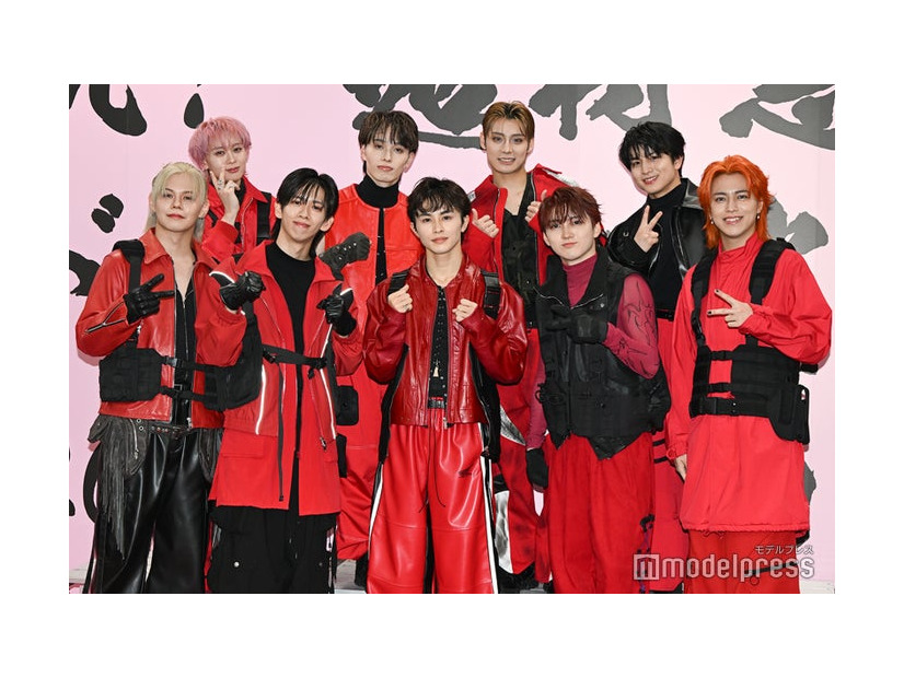 超特急（前列左から） カイ、リョウガ、タクヤ、ユーキ、タカシ（後列左から）シューヤ、マサヒロ、アロハ、ハル（C）モデルプレス