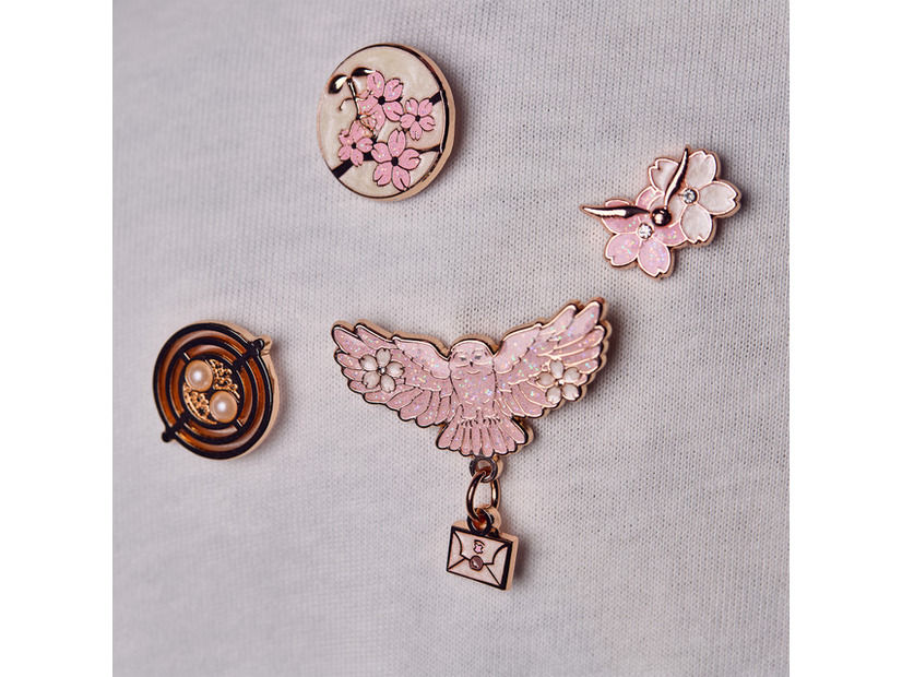 サクラ ピンバッジセット　3,800円（税込）