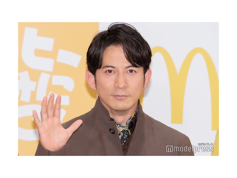 発表イベントに出席した岡田准一（C）モデルプレス