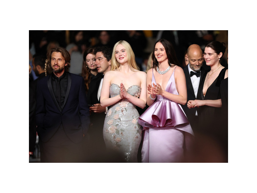 エル・ファニング＆レナーテ・レインスヴェPhoto by Monica Schipper/Getty Images