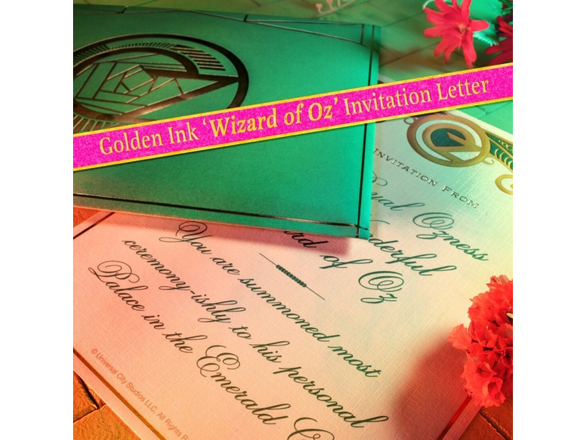 金のインクを使用したオズへの招待状(C) Universal City Studios LLC. All Rights Reserved.