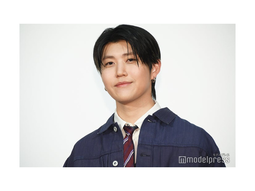 会見に出席した若井滉斗（C）モデルプレス