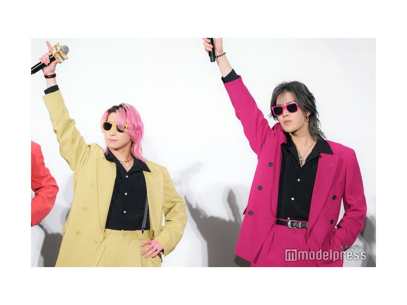 「スペシャルズ」初日舞台挨拶に出席した佐久間大介、中本悠太（C）モデルプレス