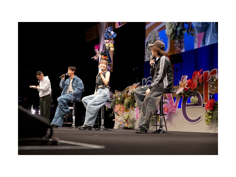 與真司郎、宇野実彩子、末吉秀太（提供写真）