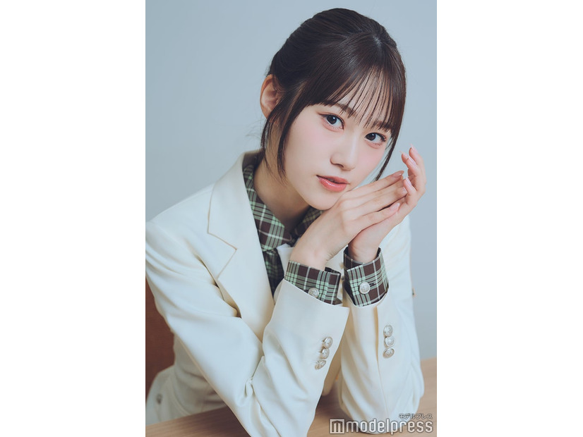 モデルプレスのインタビューに応じた向井純葉（C）モデルプレス