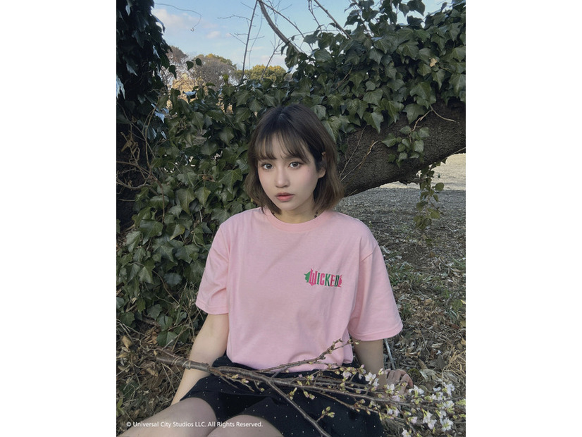 アクリルキーホルダー付 WICKEDコラボTシャツ (Q11125)