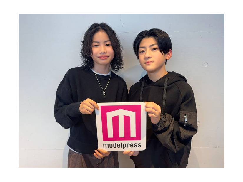 モデルプレスのインタビューに応えたKAITO、LEON（提供写真）